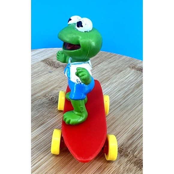 McDonald's Vintage 1986 Happy Meal Muppet Babies Kermit on Skateboard - Picture 2 of 5